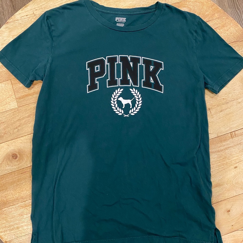 VS pink tee